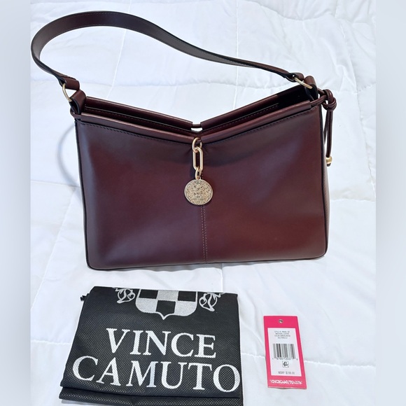 🎉2xHP🎉 Vince Camuto Marie Leather Shoulder Bag in Sandlewood - Picture 2 of 9